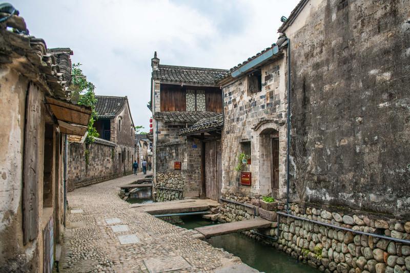 逃离粉红岛